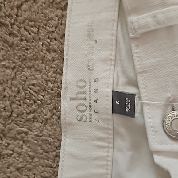 New york &company soho jeans, white ankle length, distressed jegging size 6 nwti - Picture 5 of 6